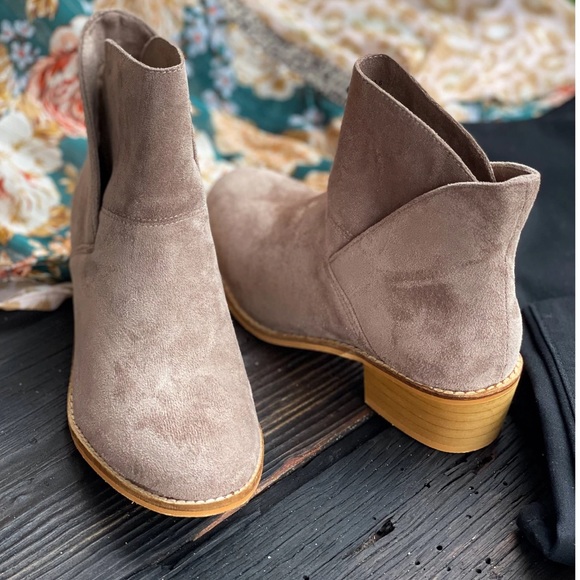 Spill The Tea Bootie by Corky’s - Picture 2 of 2